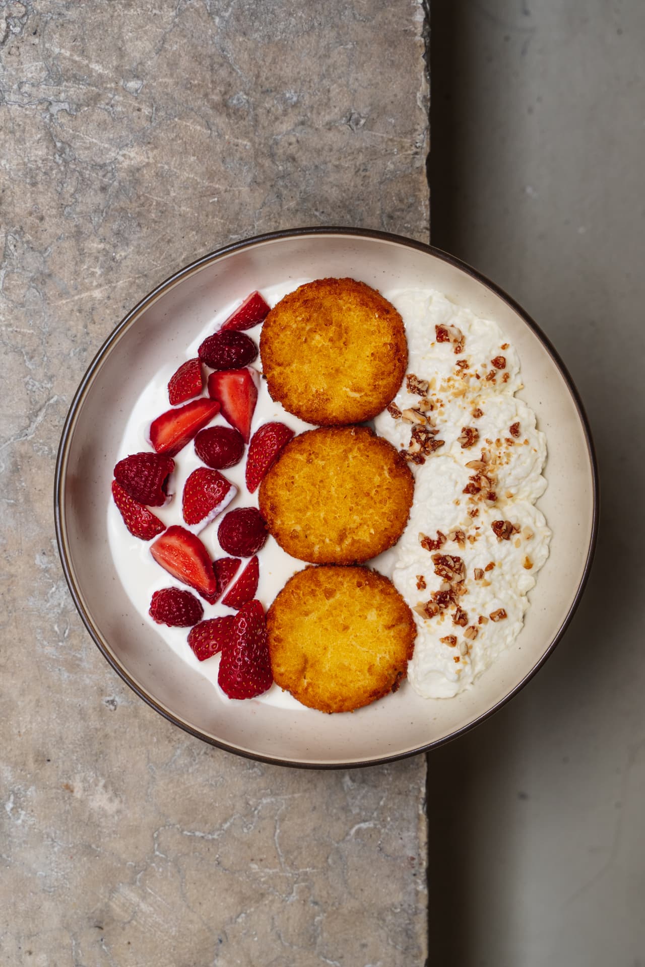 Crunchy syrniki with fresh berries at CO-OP LayDay